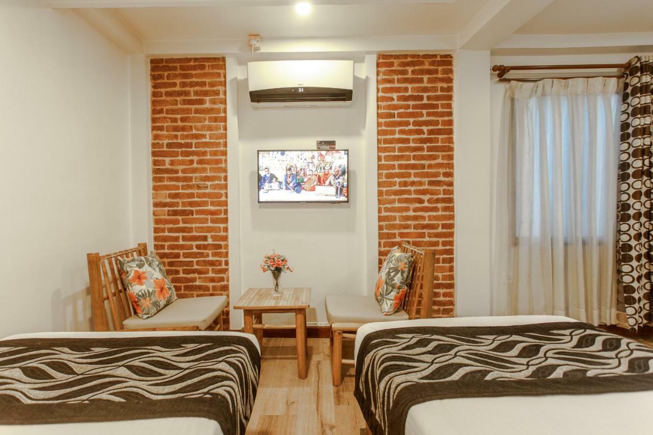 Hotel Shreesu Катманду Екстер'єр фото